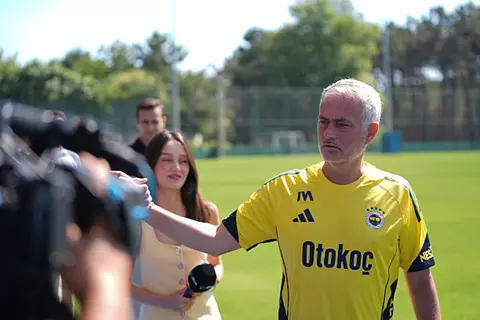 رئيس فنربخشة مدافعا عن مورينيو: أكثر شخص ممل في العالم